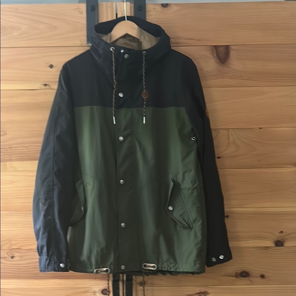 Burton Notch Dry-Ride Black and Green Hooded Jacket Men’s Medium